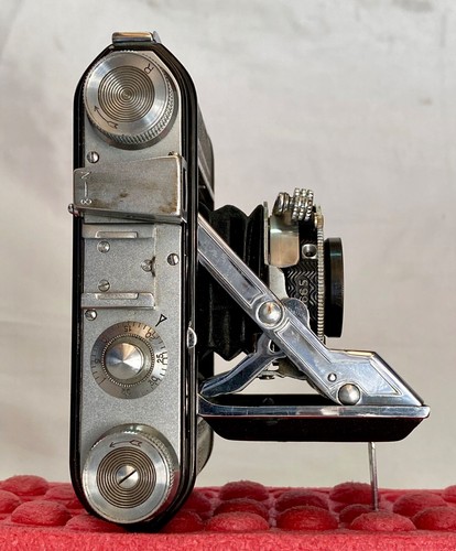 Antica macchina fotografica
