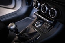 NEW Portacellulare INCLINATO COMPATTO Alfa Romeo Giulietta "TELEFONO OGGETTI"