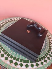 PLAYSTATION 4 PRO + JOYSTICK