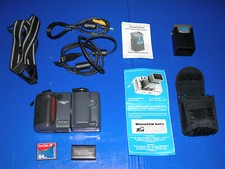 Nikon Coolpix 995 compact digital camera + Digifinder° - dental photography
