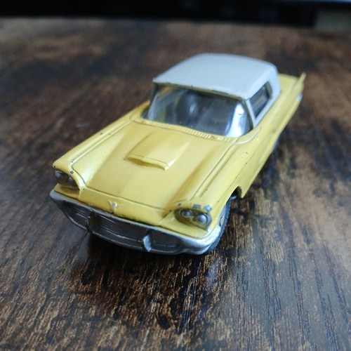Corgi toys 214 - corgi, ford