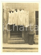 1970 ca LISBONA VINTAGE Panni stesi in un palazzo con azulejos *Foto ARTISTICA