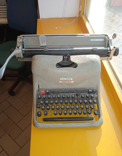 Macchina scrivere olivetti - macchina,