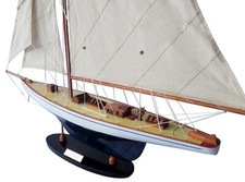 Modello di veliero Defender -