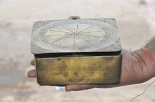 Vecchia Scatola Per Spezie In Rame Fatta A Mano A 4 Scomparti Di Forma Quadrata