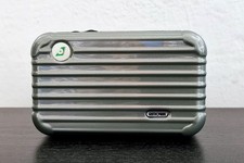 EVA AIR RIMOWA AMENITY KIT -
