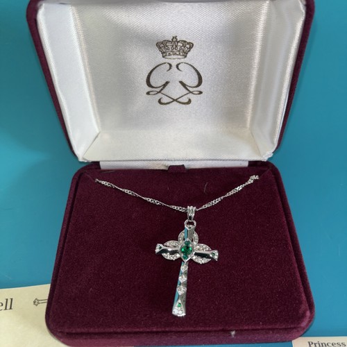 Collana con ciondolo