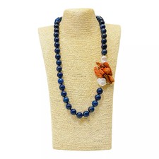 Collana con sfere Lapislazzuli, corallo e perle scaramazze - L 70 cm ca.