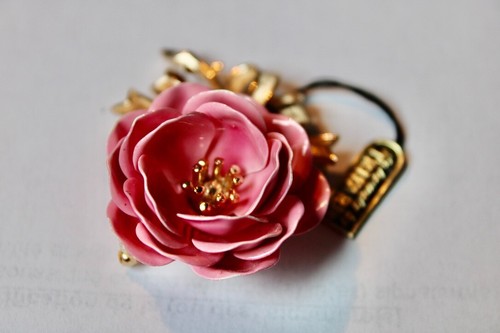 Spilla trifari rosa - spilla, smaltata