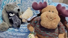 Peluche Renna + Orso (giganti) e Pecora + Ariete (medio grandi) e piccoli vari 