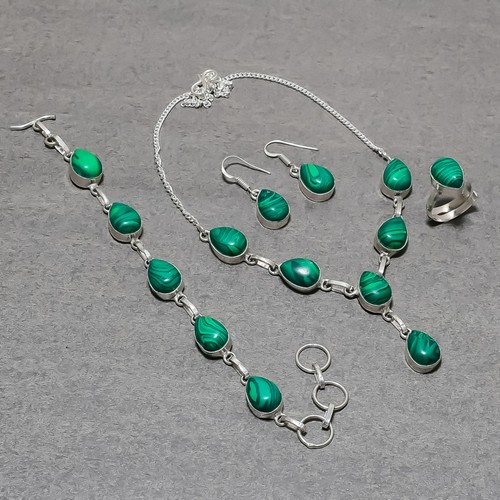 Collana etnica con pietre