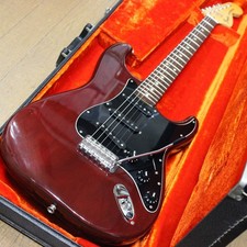 [Fender] Stratocaster Wine Red