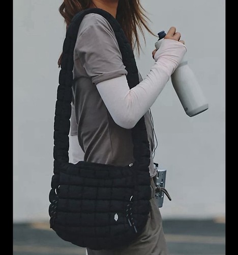 Free people movement - people, borsa