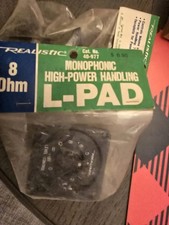 2 L-pad vintage realistico