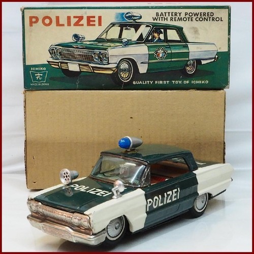 Auto giocattolo latta