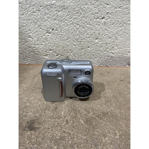 Nikon coolpix 775 - nikon,