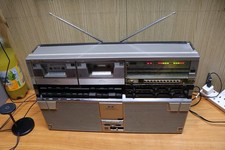 Sharp GF-555 cassetta radio