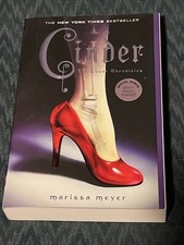 Cinder The Lunar Chronicles