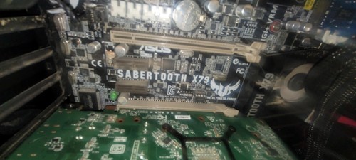 Asus sabertooth x79 intel - sabertooth,