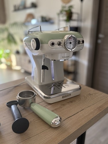 Macchina del caffè - del,