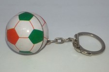 Portachiavi in latta pallone da calcio vintage