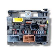 Scatola dei fusibili per Peugeot 308 anno 2010