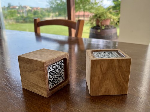 Cubi legno rovere con qr - cubi,