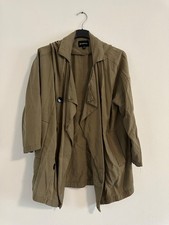 Giacca leggera Stradivarius verde kaki – Taglia S, stile trench fluido