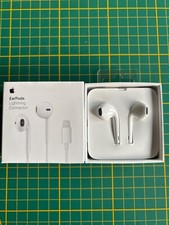 apple earpods lightning connector- bianco- aperto mai usato