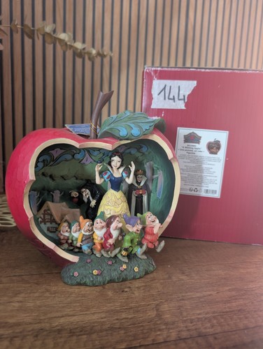 Wishing apple snow white - a,