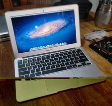 Apple MacBook Air 11" 2011