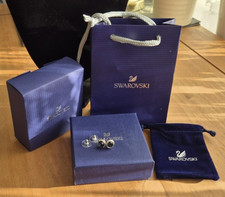 Orecchini a perno rodio pavè