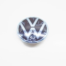 VW Passat B9 Variant emblema