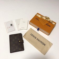 LOUIS VUITTON   Cover from