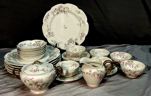 Quattro antichi set - , di