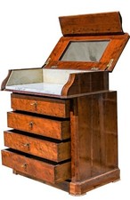 Toilette con cassetti, stile Napoleone III. Riportabile ai primi del 900