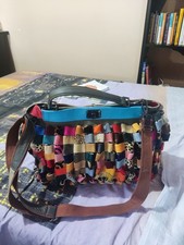Borsa. Nuova mai usata