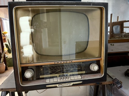 Televisione grundig con - televisione,