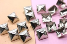 120pz borchie sfuse piramide argento lato16MM*120 pyramid STUDS silver side16MM