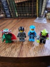  CLASSIC LEGO ALIENS SPACEMAN SPACE POLICE INVASION lotto di 4
