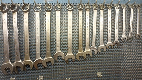 Atrezzi officina - atrezzi,