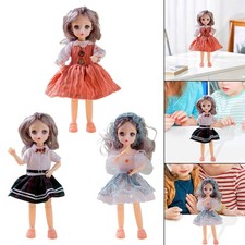 Bambola con vestiti - , e