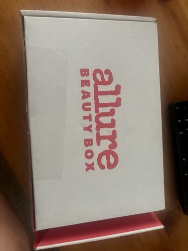 Beauty box allure giugno 2026 - giugno,