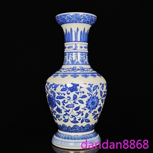Statua vaso bottiglia tazza
