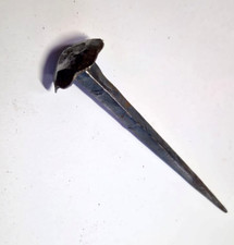 Chiodi d'epoca a testa tonda