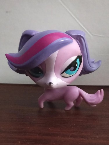 Littlest pet shop 2697 - littlest, zoe