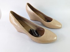 Bellissimo scarpe nude in