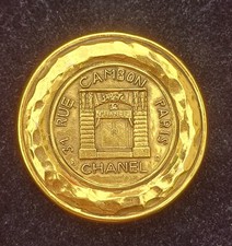 Broche Chanel 31, rue Cambon