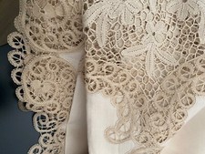 copriletto antico Lino e pizzo Cantù 