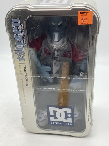 Dcshoecousa action figure - dcshoecousa,